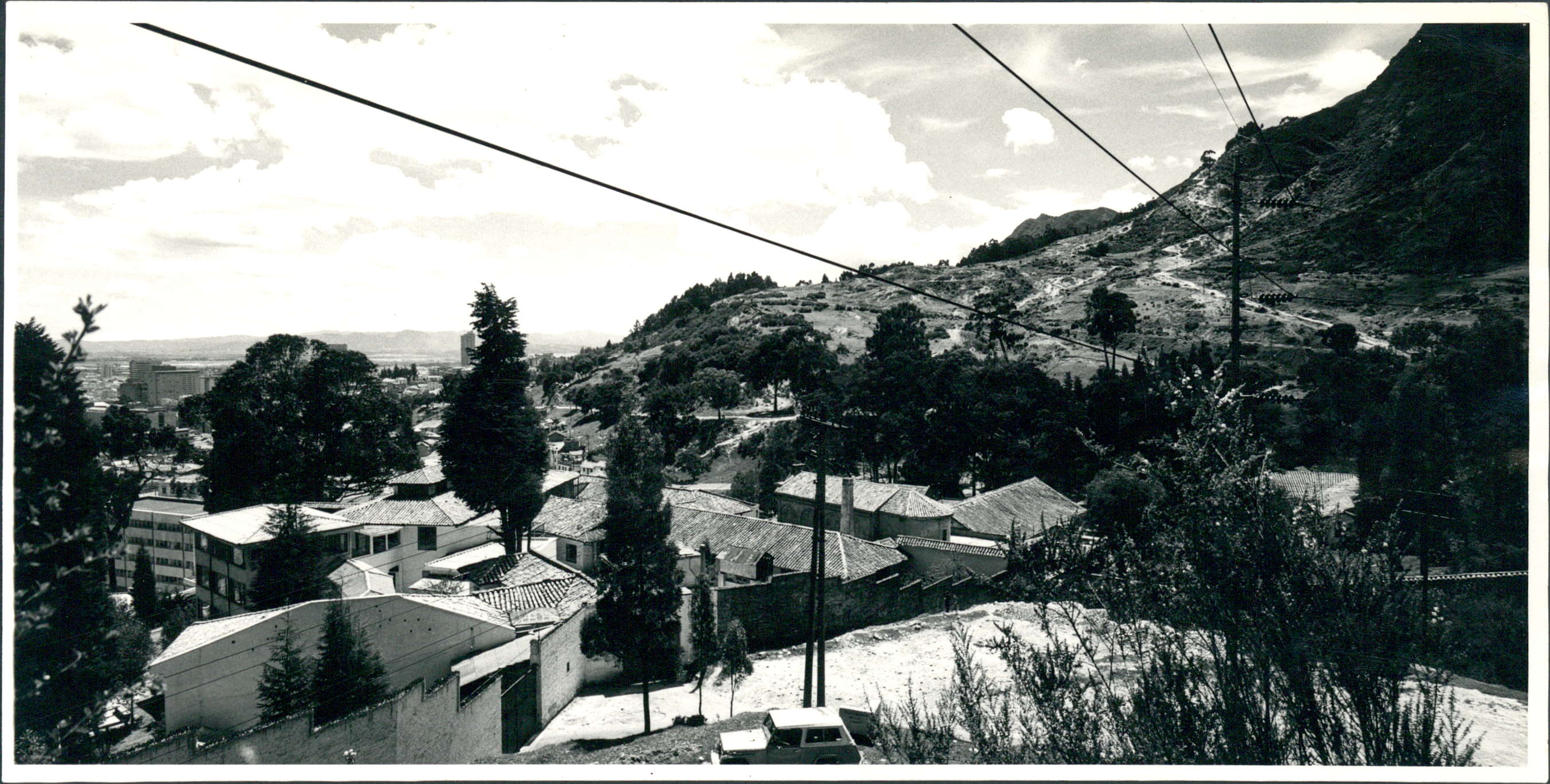 Vista panorámica del campus desde la Av Circunvalar